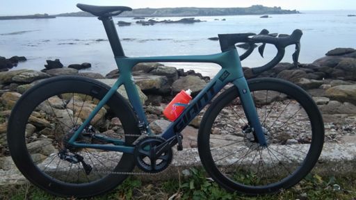 C'est plus facile à moto