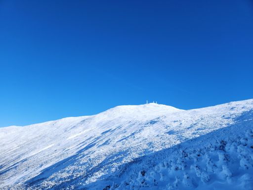 Washington looms from just below Lakes of the Clouds hut...