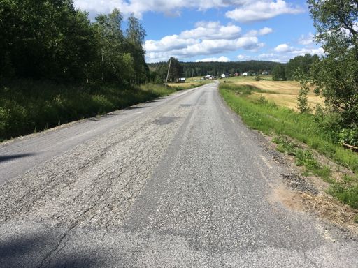 Saknar inte beläggningen på Härnösands vägar. Håller mig till Njurundas vägar ytterligare ett tag framöver.