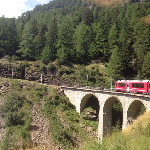 One of several spiral ascents. Tracks have a max gradient of 7%.