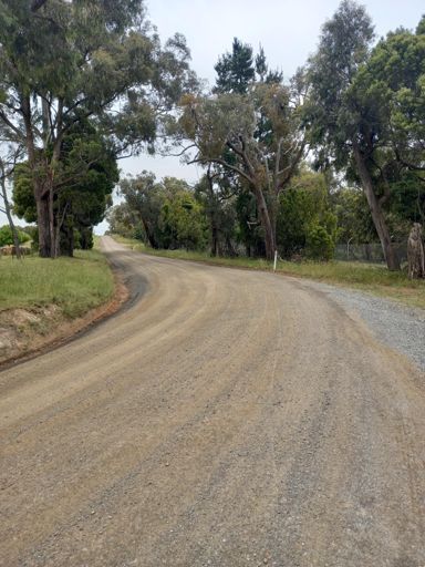 Red Hill Road where gate to Cardinia Reservoir was shut 😒