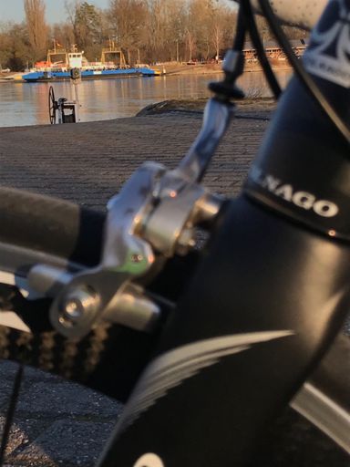 Warten auf die Fähre
