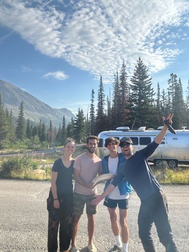 Found out my friend Mo and his gf were in Glacier the day before arriving and they offered to shuttle us to Two Med 😃