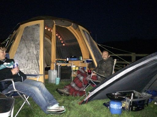 Old man Fisher preparing for PrePeaks with blanket !