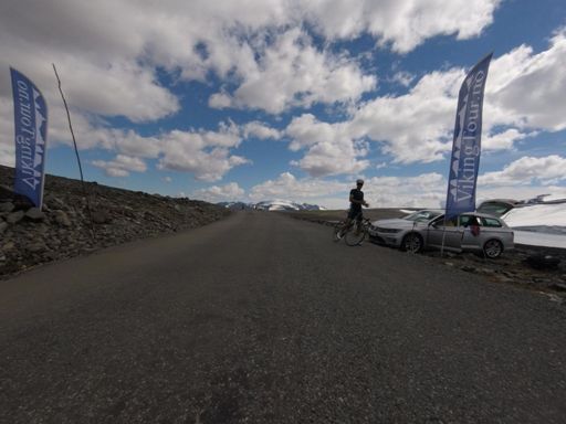 Timing ended at the top. Highest paved road in Norway, at >1800 m.a.s.