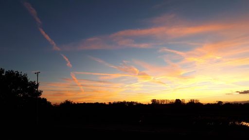 Dramatische luchten bij de brug over het Markkanaal bij Terheijden