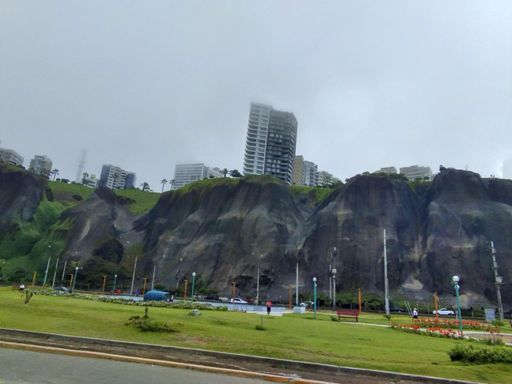 Limited access from the city to the ocean because of this big damn cliff.