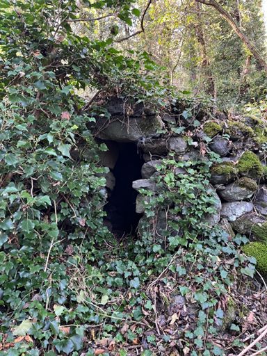Il y a même des bivouacs pour ceux qui trouvent pas la sortie. 