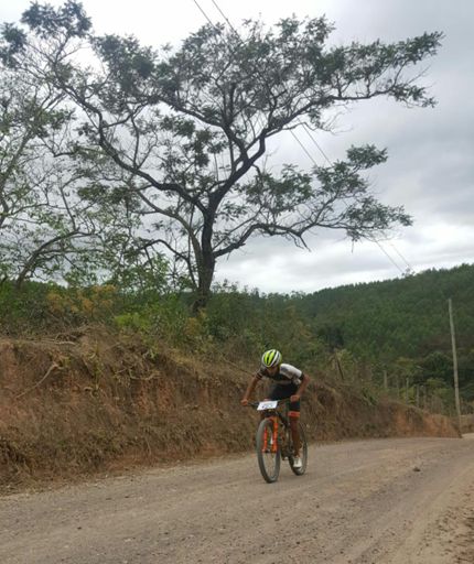 Buscando a fuga no fim de prova....