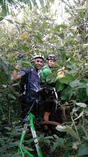 Desbravando e si cortando. Kkk