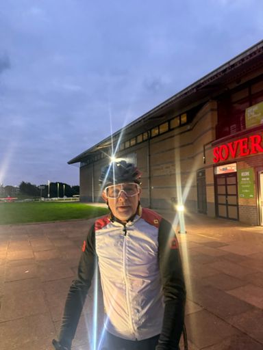 All glowing Tiny Tim! Blinded by the light! Strong efforts from the wee man this morning 💪🏻💪🏻💪🏻