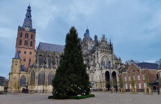 Start van de route is op de Parade in Den Bosch bij Joris' kerstboom