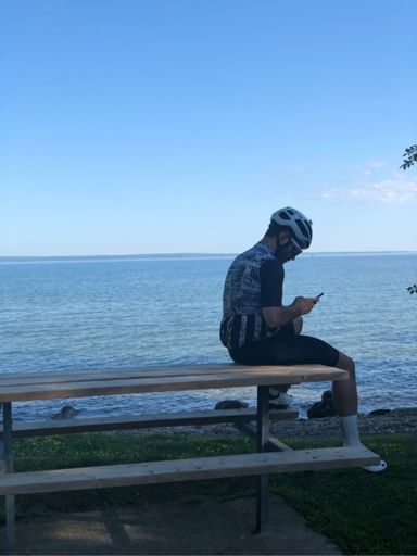 Matt’s midlife crisis 🤭🥺😢 “dear wife... I will be a lil late... pls forgive me”. He needs a friend.