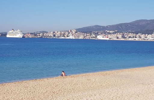 Noch ist viel Platz am Strand