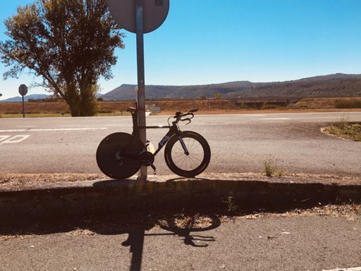 🔁Es inútil perseguir el viento 💨, sigue su corriente🔛🔁