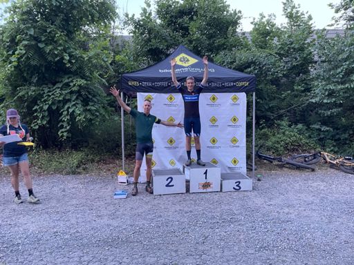 Nobody came out to the podium 😢