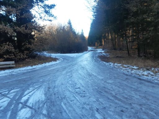Straight ahead to Greenland, left to Iceland 