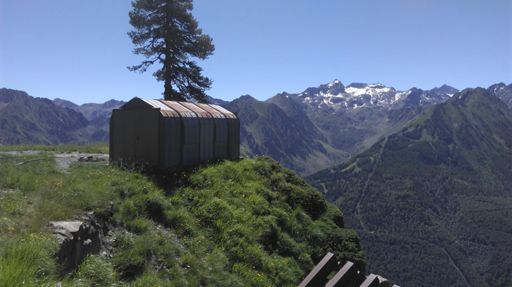 Cabane de chantier onf du capet et fin de la piste