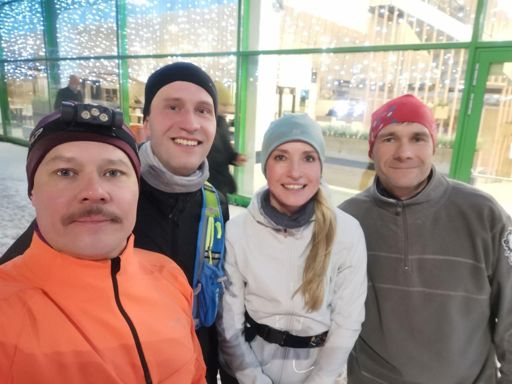 Мы у глобуса перед расходом в разные стороны. Сразу видно что сделал чистку вчера) 