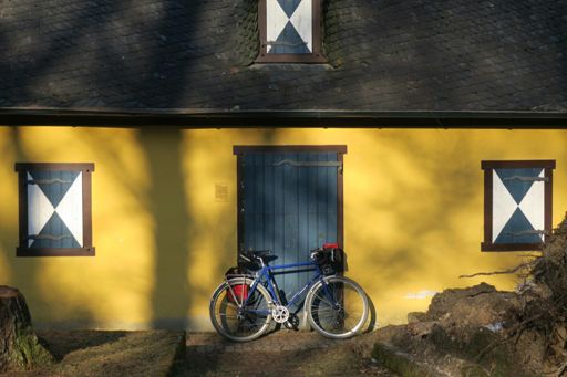 Das baumlose Jägerhäuschen im Kottenforst.