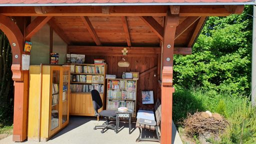 Obecná open air knižnica :)