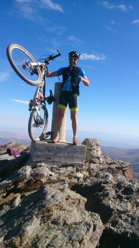 Foto obligatoria,casi me subo al monolito