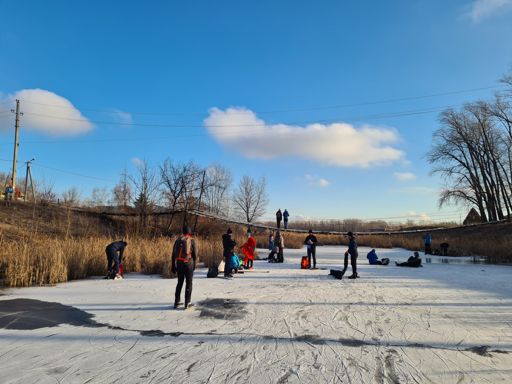 Место старта в Рождествено, около подвесного моста через протоку Недошивино.