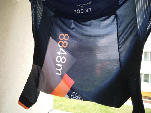 triko z červnové výzvy se už suší