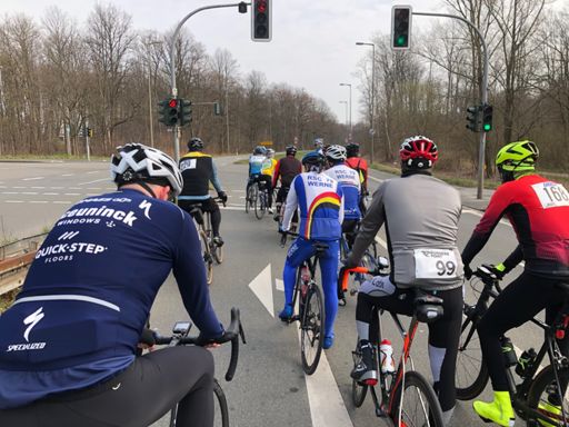 RSFler führen das Feld an.