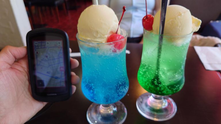 クリームソーダは2種類から選べる。