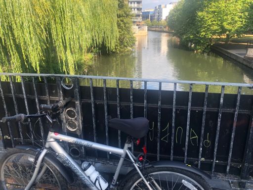 Kennet Canal,, the route for famous ‘Glucose D Biscuits’ from Palmers and Huntley’s Factories to rest of the world for centuries.