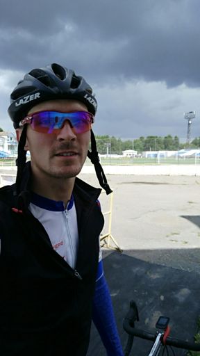 Сыканул и развернулся раньше) видимо не зря