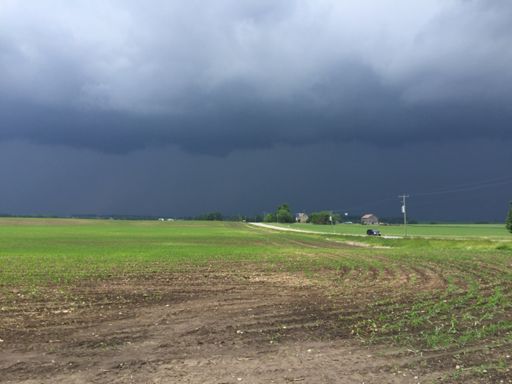 Tried to outrun this monster - failed!  Gusts blew me from the white line to the yellow line.