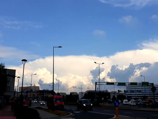 Dużo różnych tworów na niebje dziś.