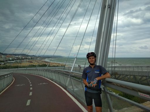 Велопешеходный мост. Очень круто