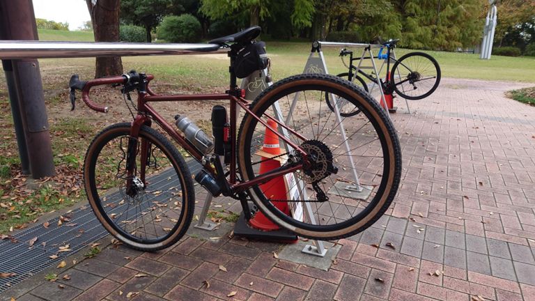 今日はそんなに頑張って走らないのでRenegade号です。