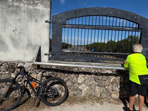 Land bridge over interstate 75