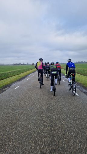 Mocht wel met ze mee  😉😁maar ze stopten opeens plaspauze denk ik:)