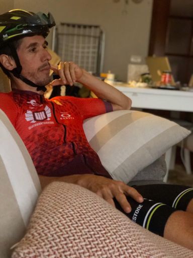 Esperando a que den las 20:00 😂😂😂😂