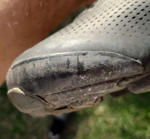 Toe overlap Mythbusting. The left line marks knob contact in the forward (700c) chip position, the right one marks the rearward (650b) chip position.