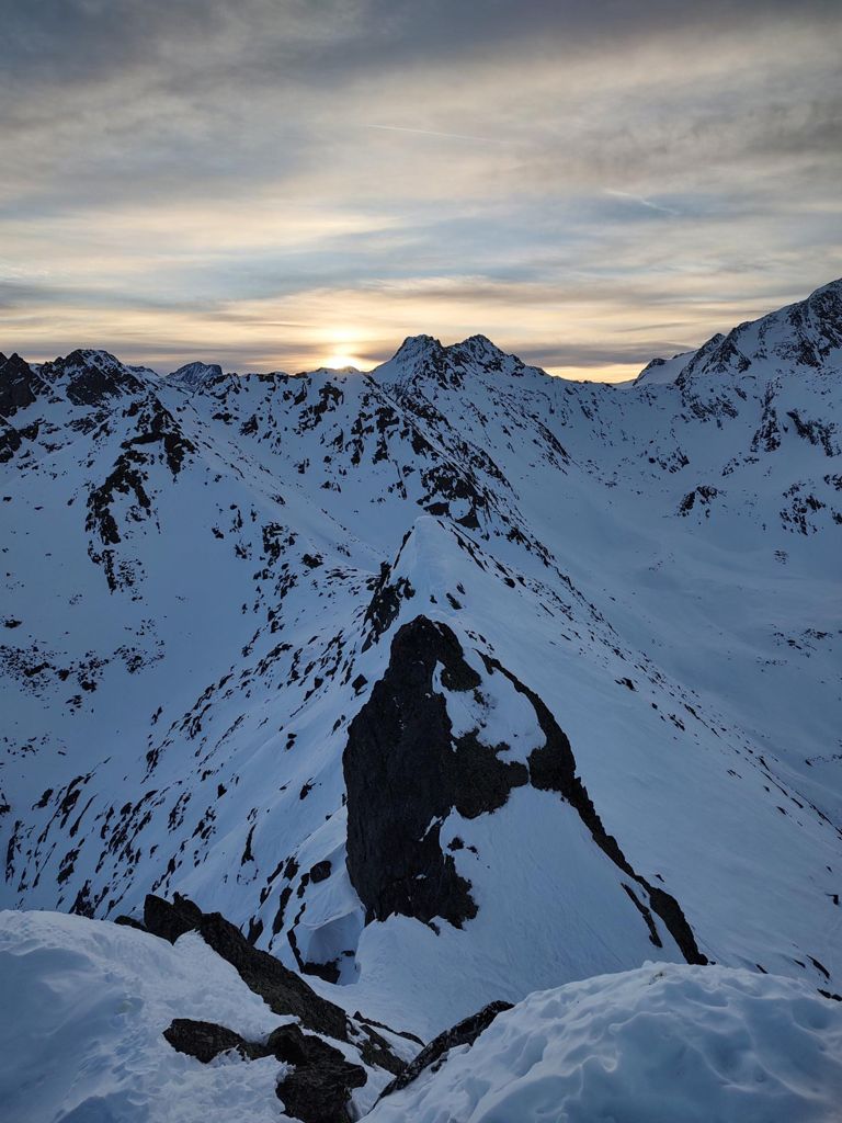 Double-click to expand Val Thorens Dawn Patrol — photo 3