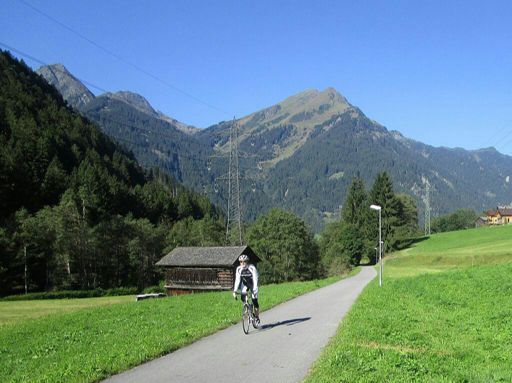 Auf dem Montafon-Radweg.