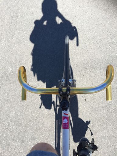 No hands. No rack. Very much enjoyed it. Would recommend.