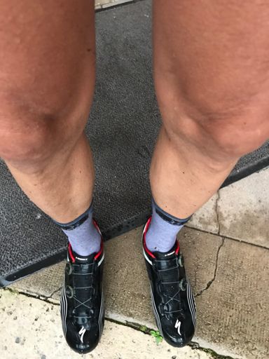 Les chaussettes étaient blanche 😀avant la pluie et la pollution