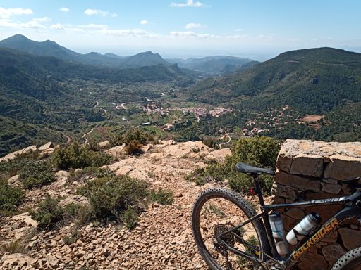 Gátova desde el Pico del Águila