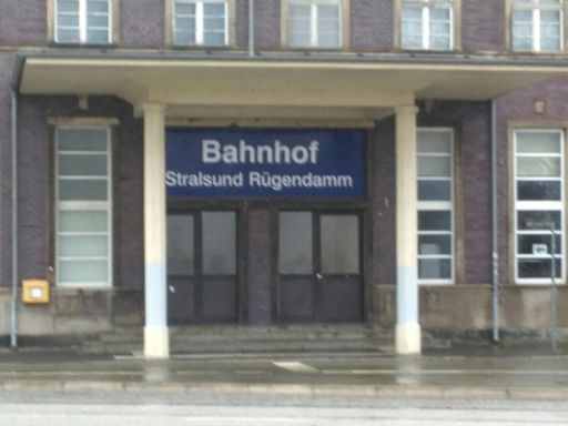 Bahnhof 🚉 Stralsund Rügendamm