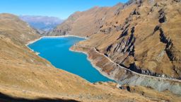 Tour du lac de moiry depuis grimentz, retour par la corne de sorebois