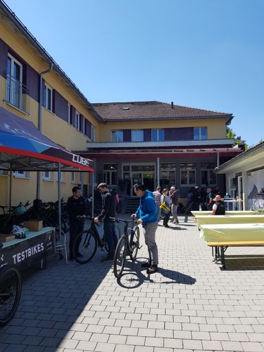 Meine Retter Cube Store in Lindenberg und der nette Rentner, der mich hingefahren hat 