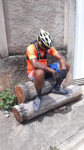 Use sempre capacete, luvas e oculos.