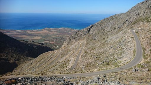 Kallikratis, 'most dangerous road in Crete', 6 km, 600 m og knapt ett felt.